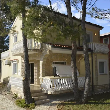 Dalija Apartmán Vir